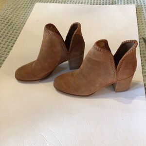Stylish Tan Ankle Boots by Frye and Company